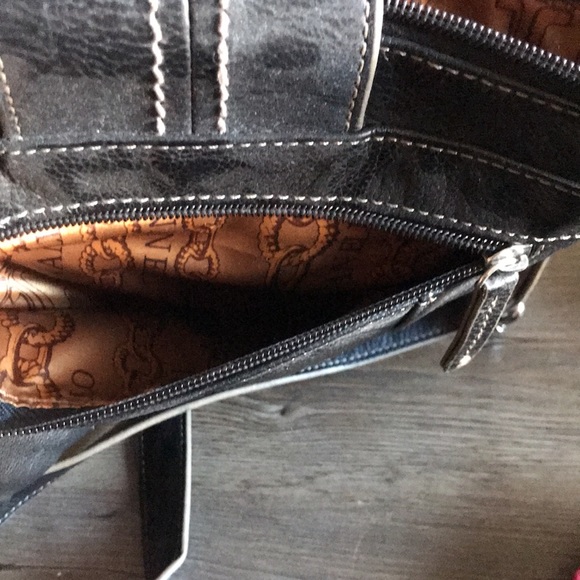 Tignanello crossbody bag - Picture 3 of 6